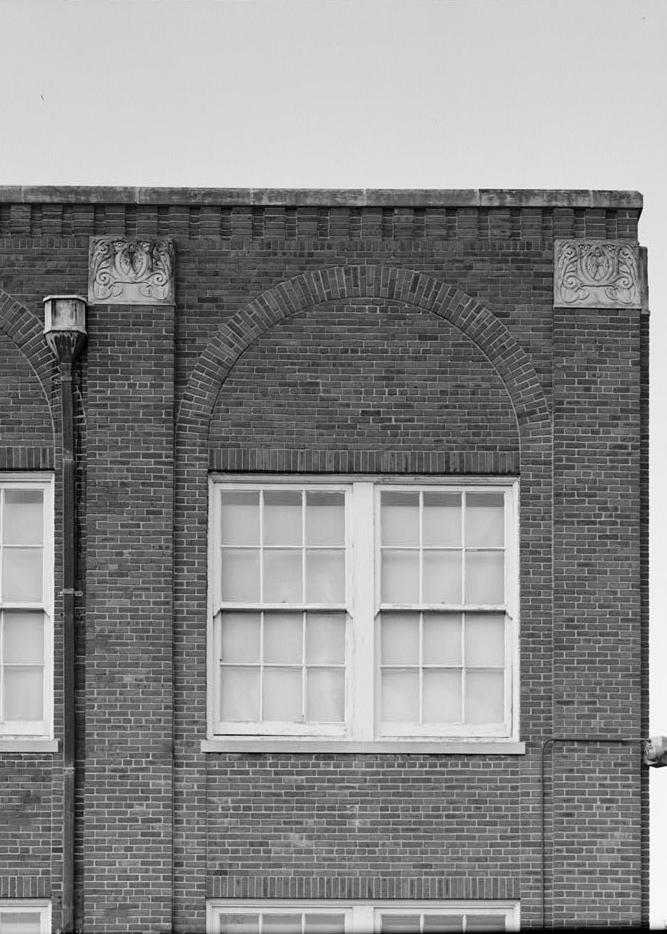 James Russell Lowell Elementary School, Louisville Kentucky 1992 DOUBLE WINDOW ELEMENT WITH ARCHED BRICK PATTERN ON EAST SIDE OF 1931 SECTION, TAKEN FROM THE EAST.