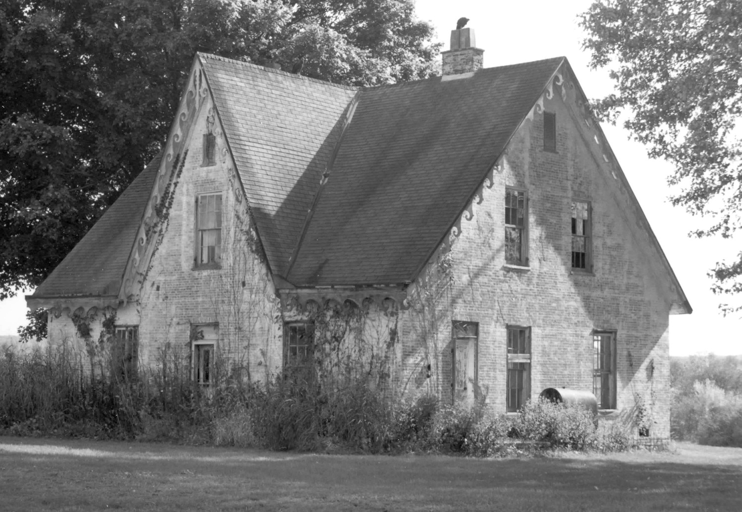  (1999)