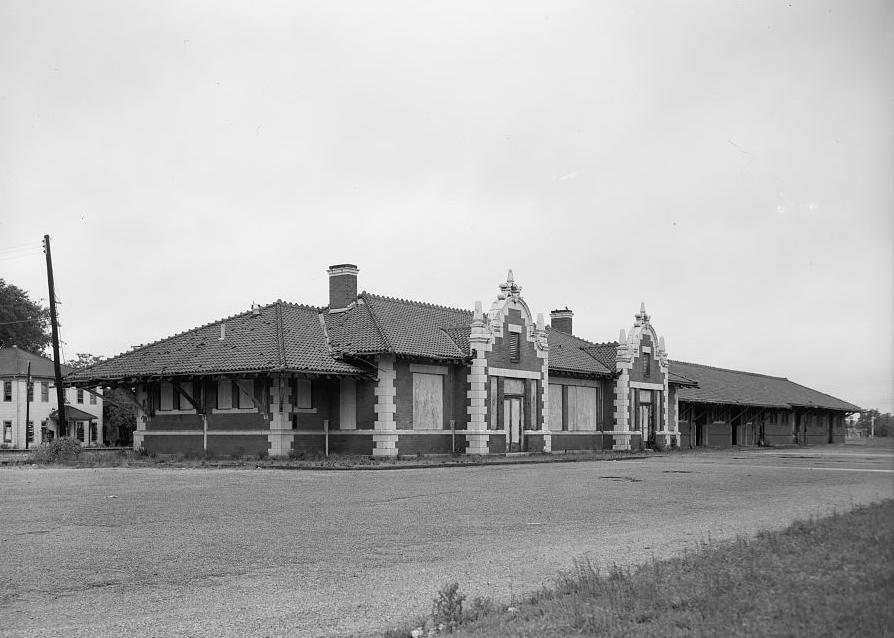 Missouri Pacific-Texas Railroad Train Station, Alexandria Louisiana SOUTH SIDE AND EAST FRONT 1986