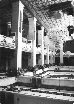 Bentley Hotel, Alexandria Louisiana 1979 Interior Cortile from balcony