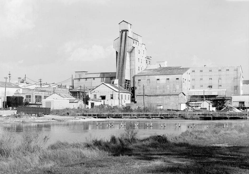 Avery Island Salt Works, Avery Island Louisiana 1990 BREAKER BUILDING FROM SOUTHWEST