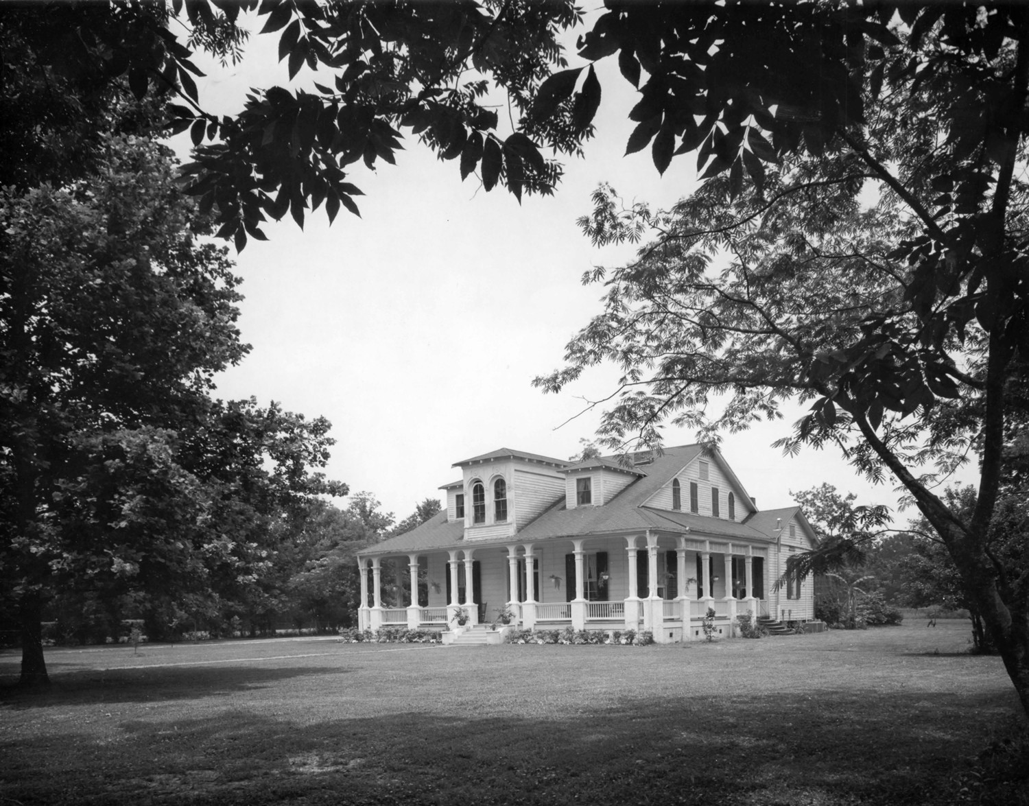 Judge Felix Poch&eacute; Plantation House, Convent Louisiana From Southwest (1980)