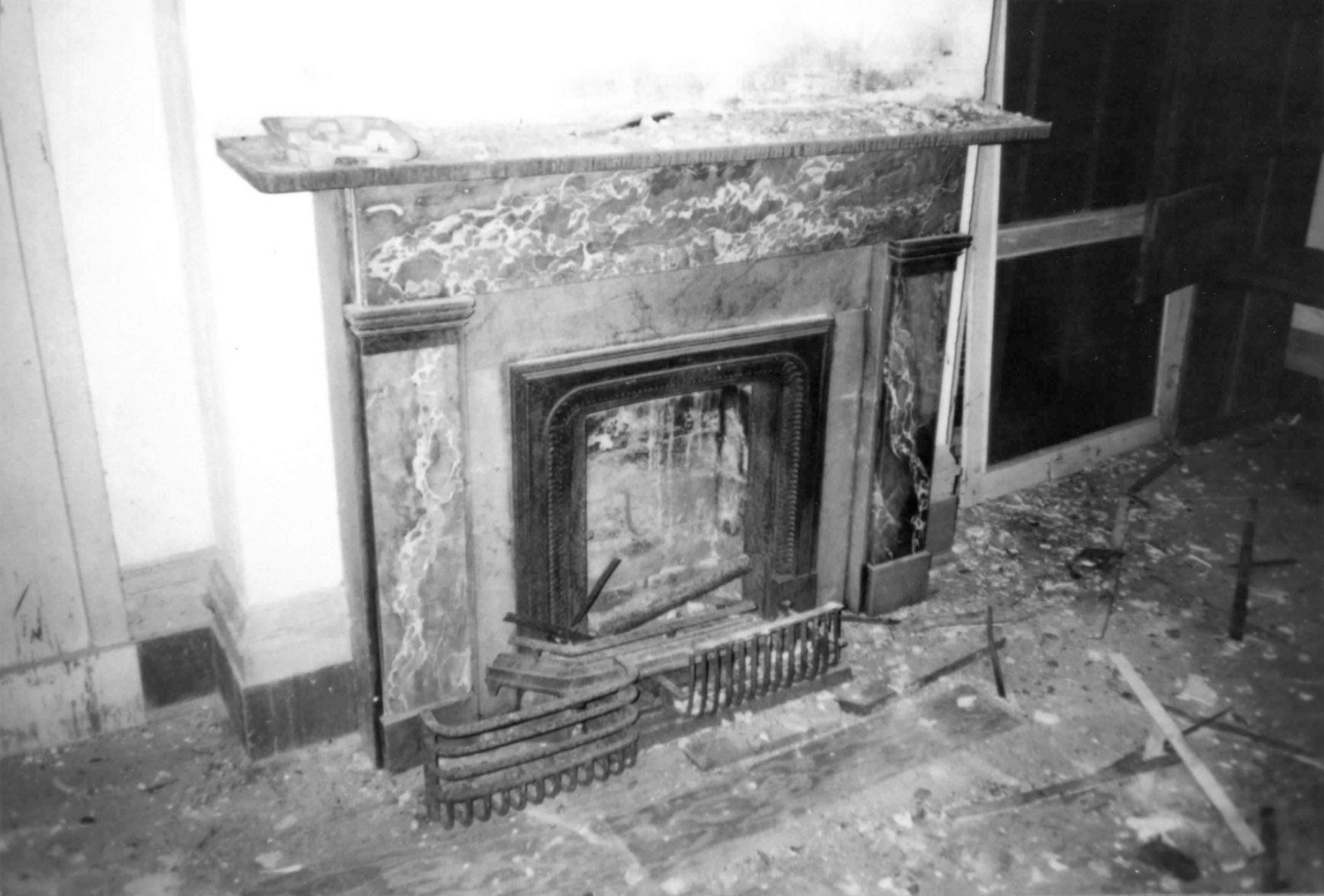 Belle Alliance Plantation, Donaldsonville Louisiana Upstairs original portion of house (1998)
