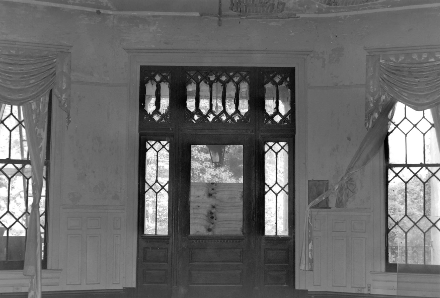 Belle Alliance Plantation, Donaldsonville Louisiana Dining room 1889 portion of house (1998)