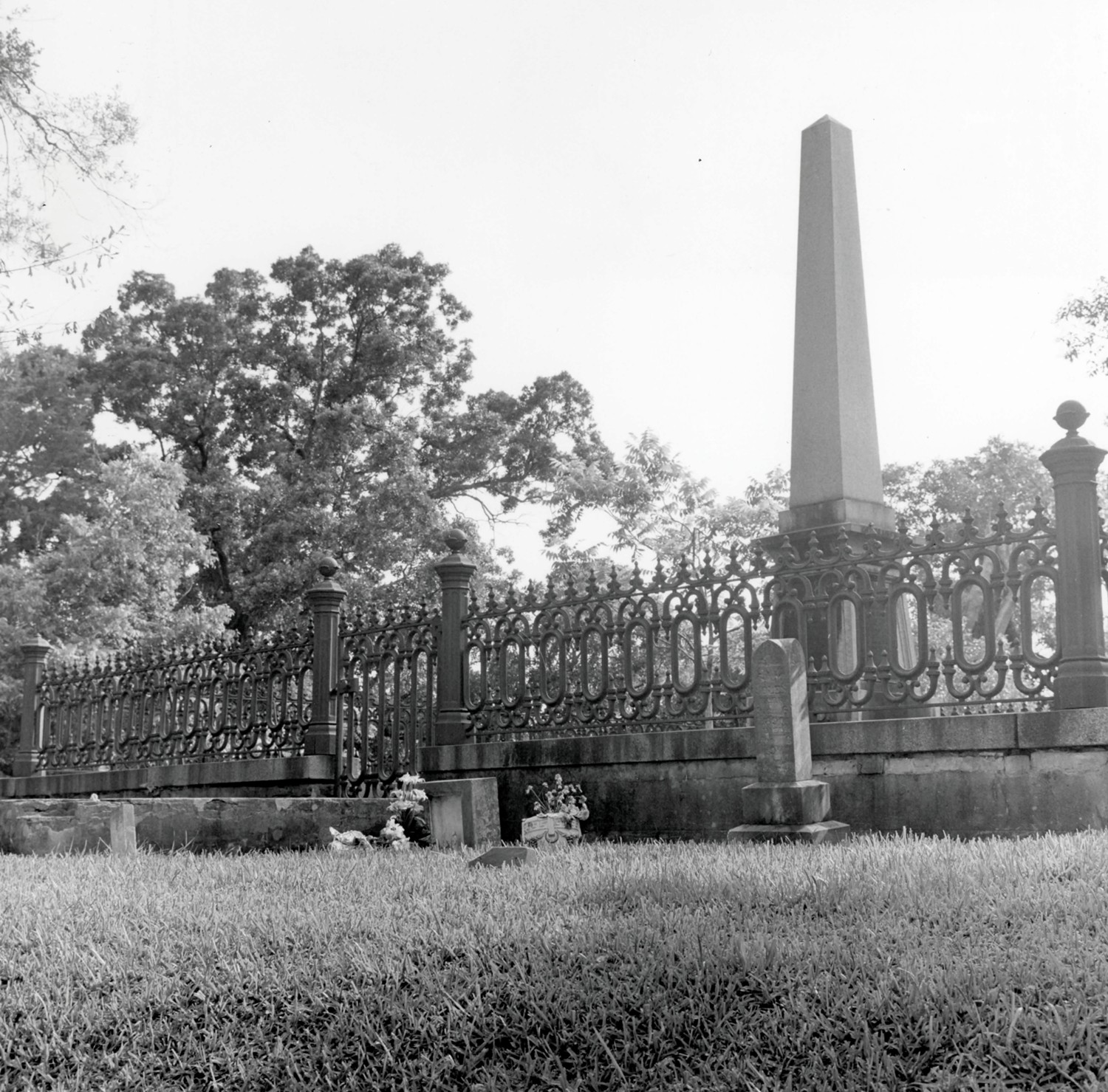 Rapides Cemetery, Pineville Louisiana General setting 1975 (1979)
