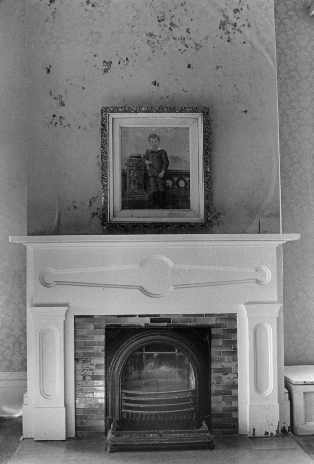 St. Louis Plantation, Plaquemine Louisiana Upstairs wood mantel (1974)