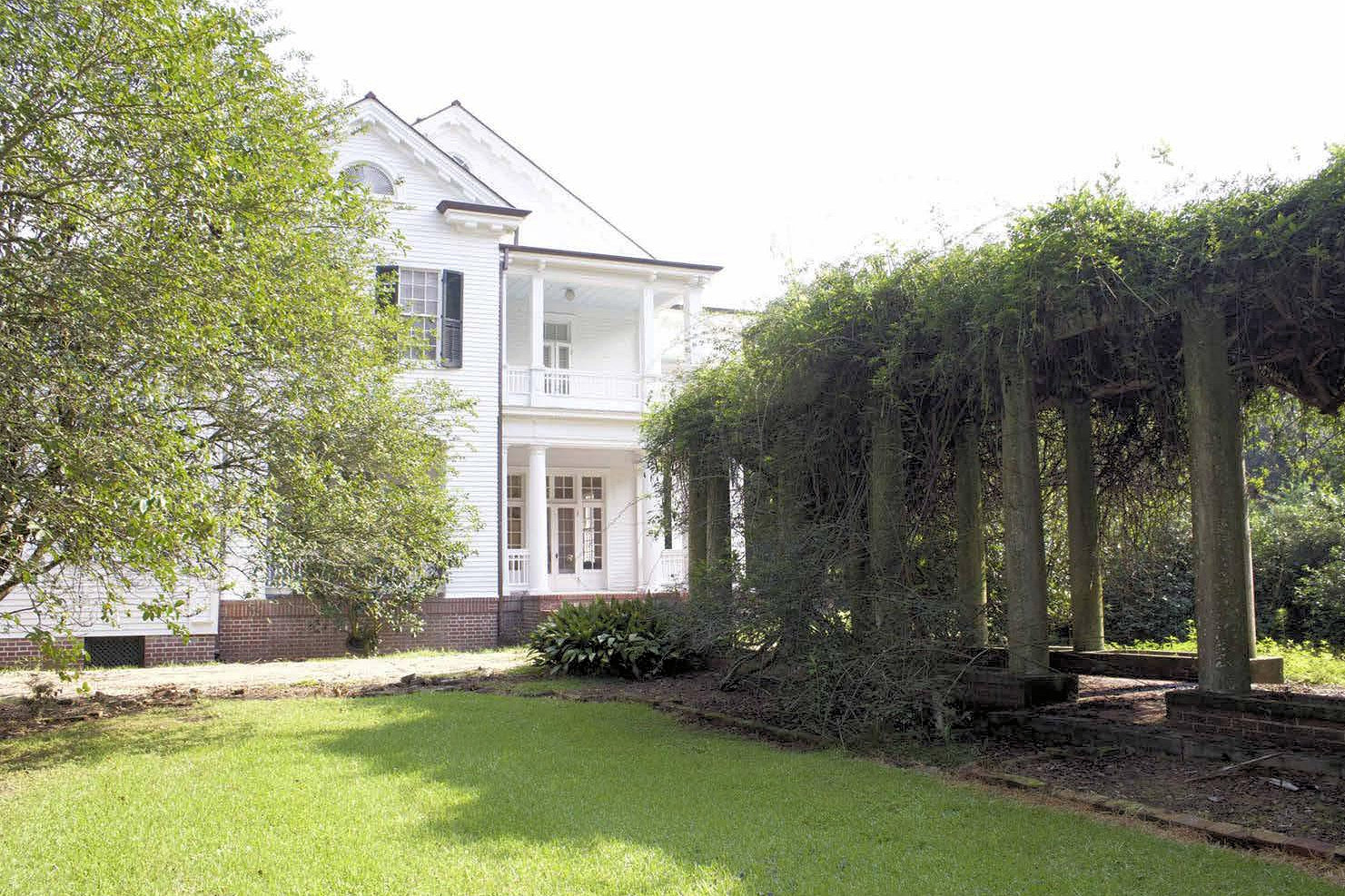 Homestead Plantation, Port Allen Louisiana East end of south elevation (2016)