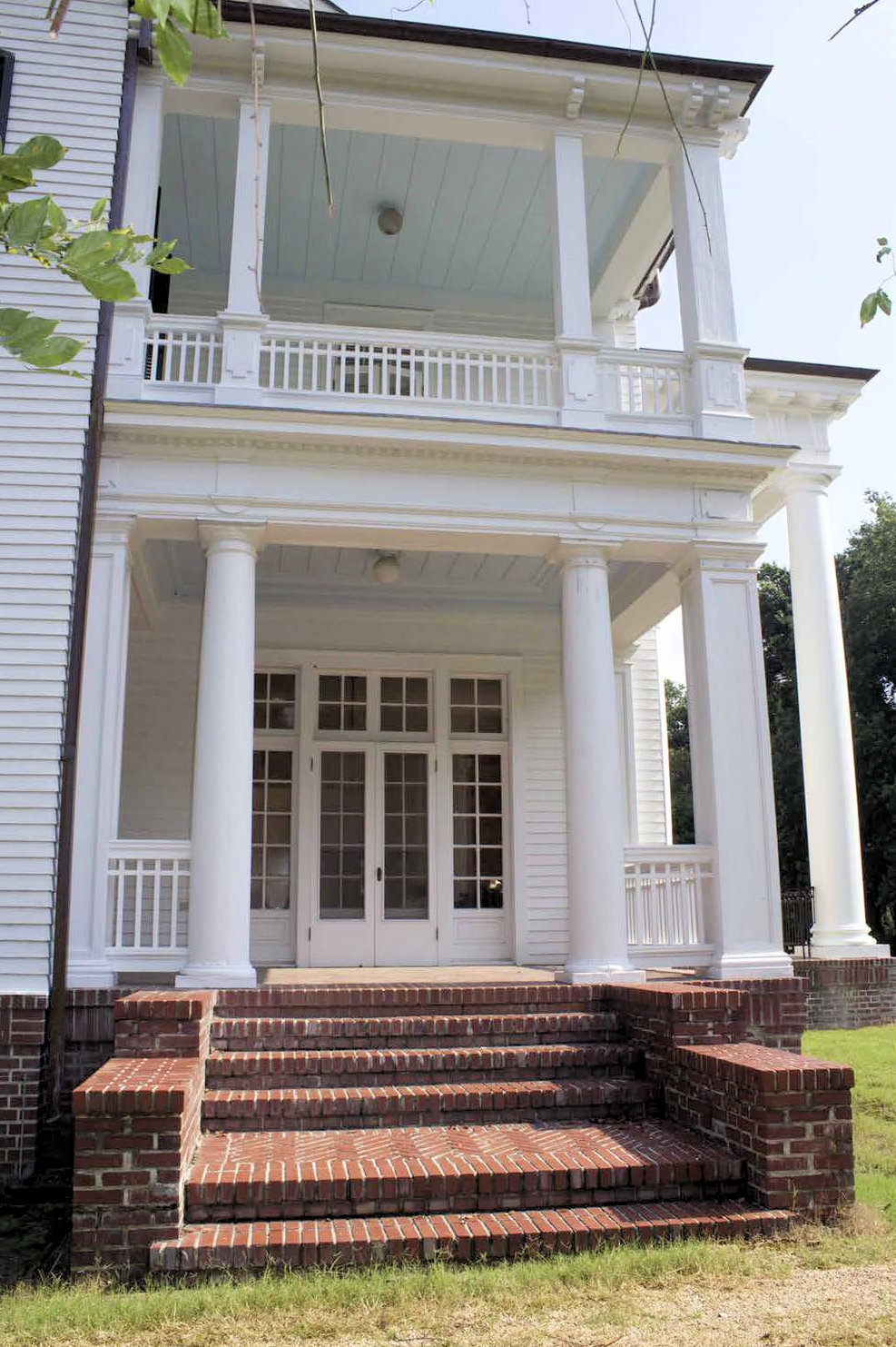 Homestead Plantation, Port Allen Louisiana Porches at south elevation (2016)
