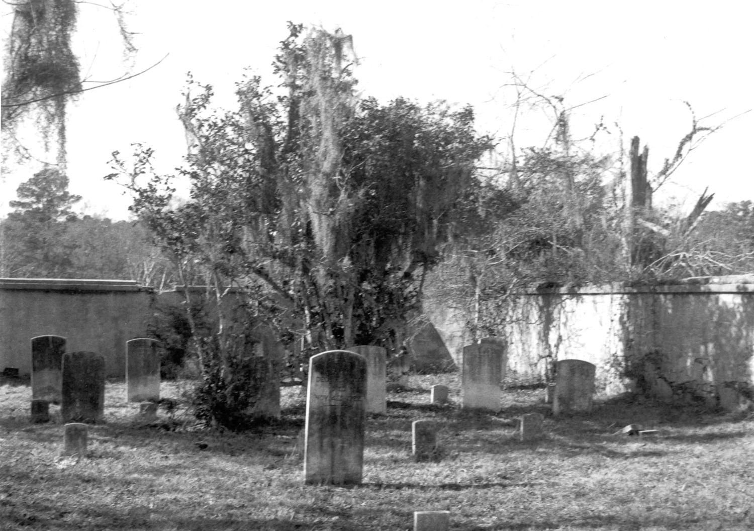 Cottage Plantation, St. Francisville Louisiana Cemetery: Walled, 40 ft. by 55 ft (1973)