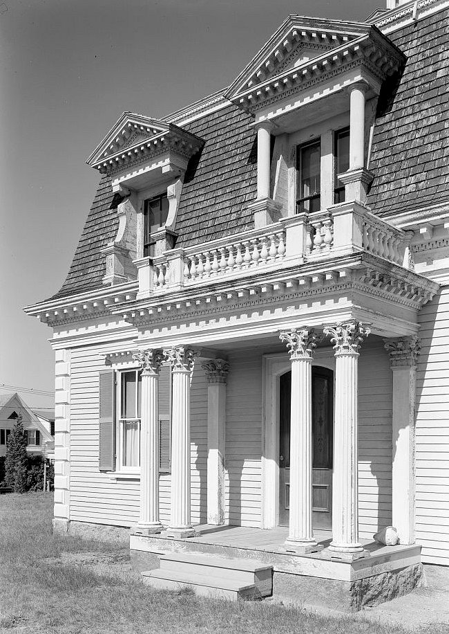 Captain Edward Penniman House, Eastham Massachusetts FRONT PORTICO 