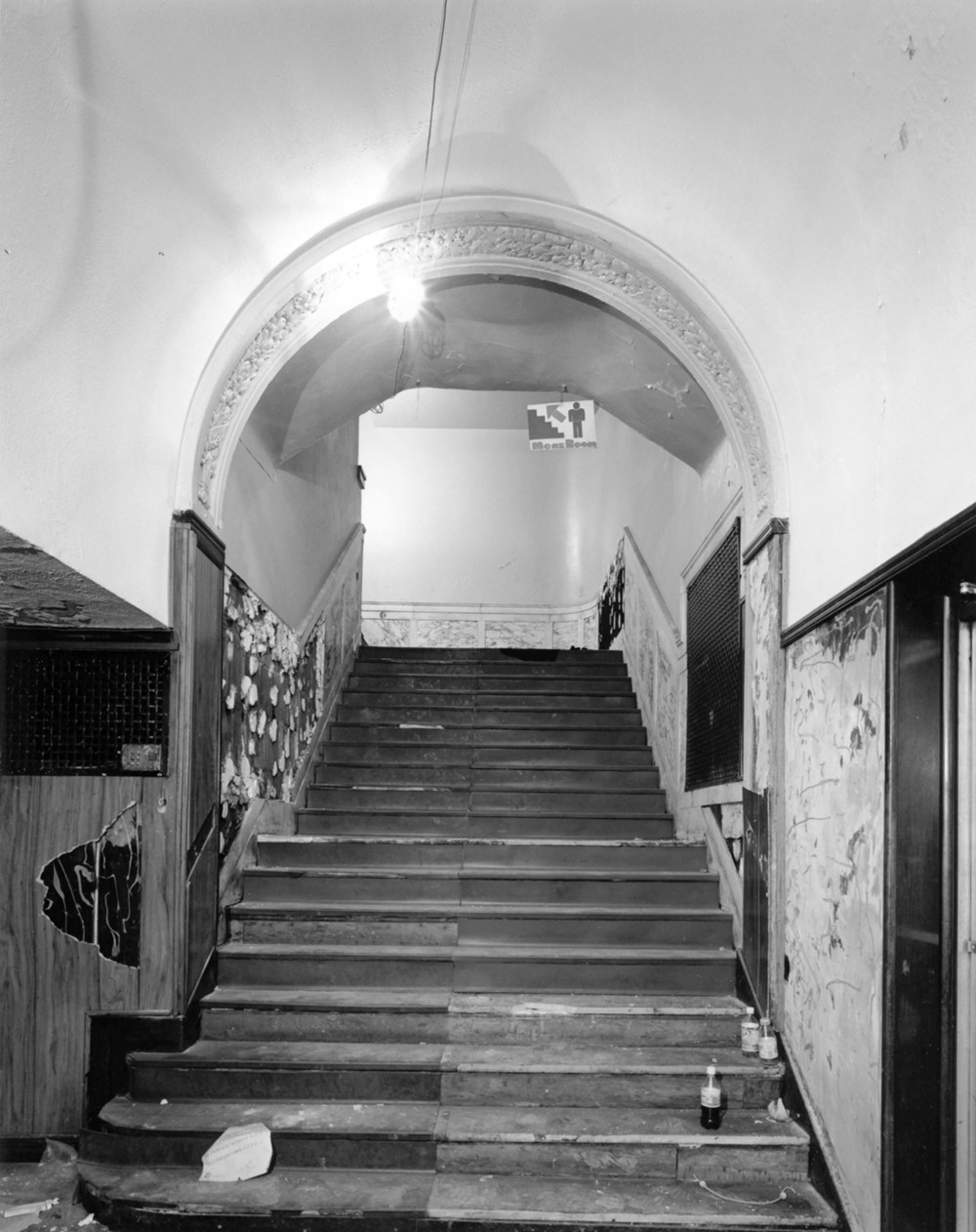Hippodrome Theatre, Baltimore Maryland Lobby looking south at stair to balcony (1998)