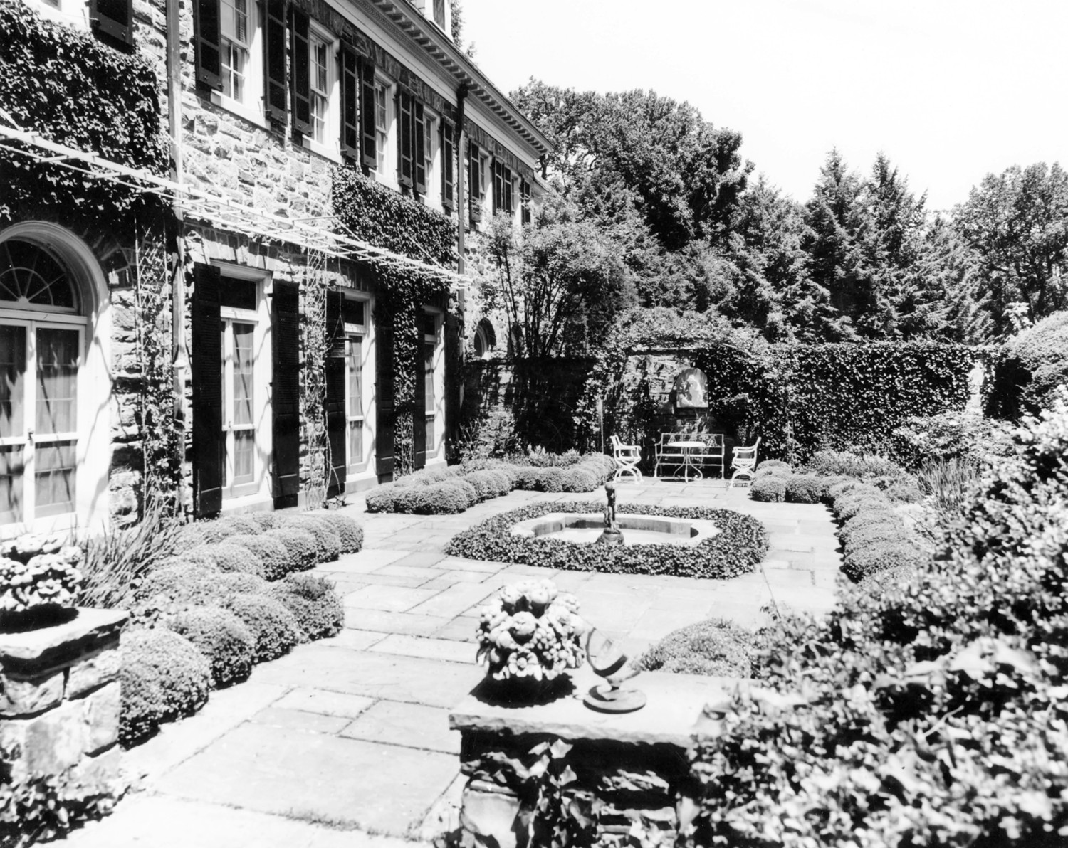 Tyrconnell House and Gardens, Baltimore Maryland East elevation and box garden (1984)