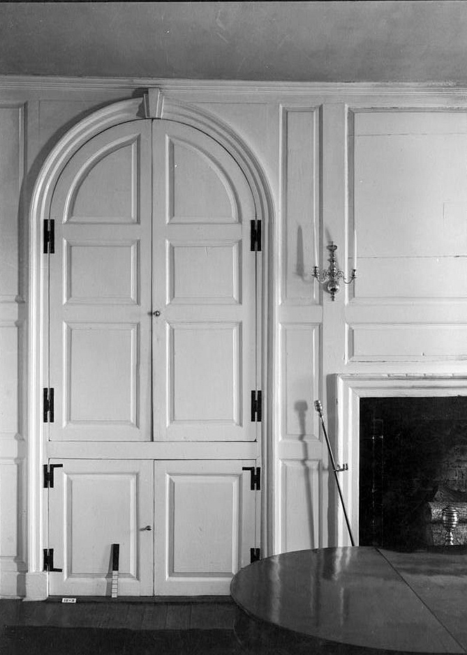 Harmony Hall - Battersea, Friendly Maryland 1935. DINING ROOM DETAIL - SOUTH WALL