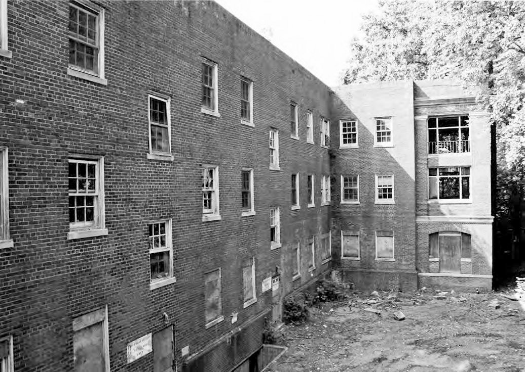Glenn Dale Tuberculosis Hospital and Sanatorium, Glenn Dale Maryland Employees' Dormitory, northwest elevations of main block and northeast elevation of projecting wing (2009)