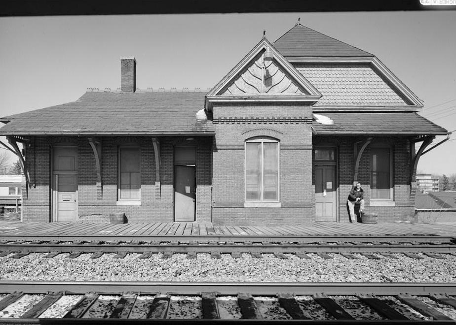 Baltimore & Ohio Railroad Train Station, Laurel Maryland SOUTHEAST FRONT TRACKSIDE ELEVATION, WITH STATIONMASTER