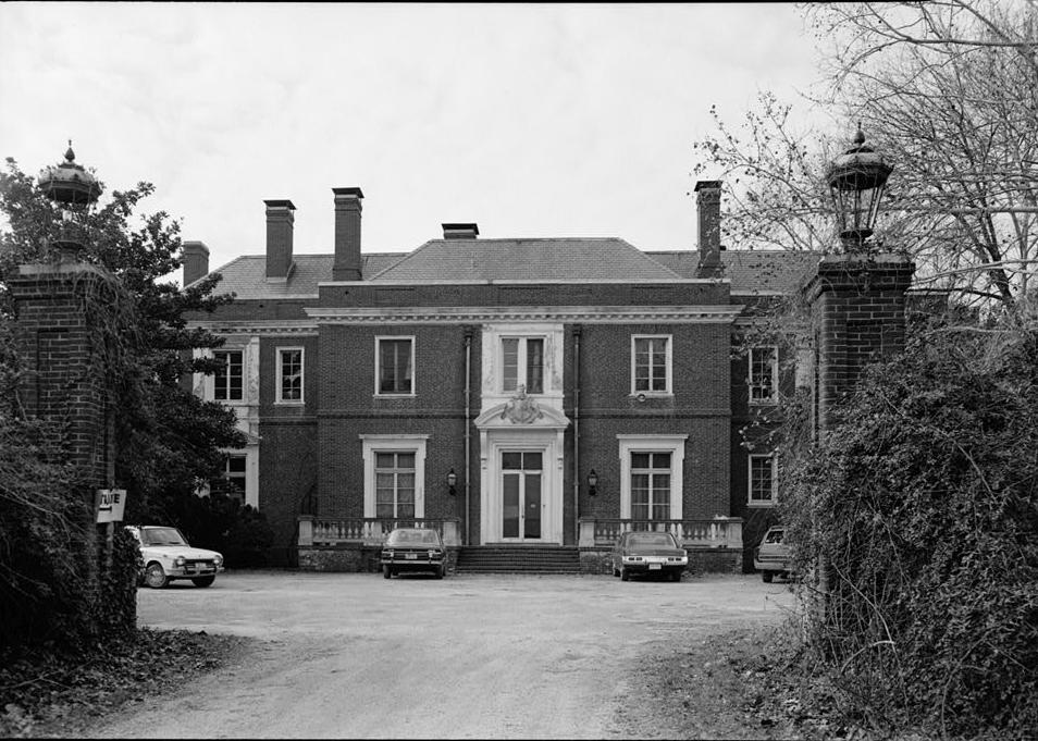 Oxon Hill Manor, Oxon Hill Maryland December 1971 EAST ELEVATION - GENERAL VIEW OF FORECOURT