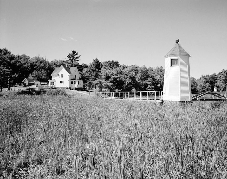 Oil House, Keeper'S House, Southern Light Tower and Northern Light Tower South and East Sides (1989)