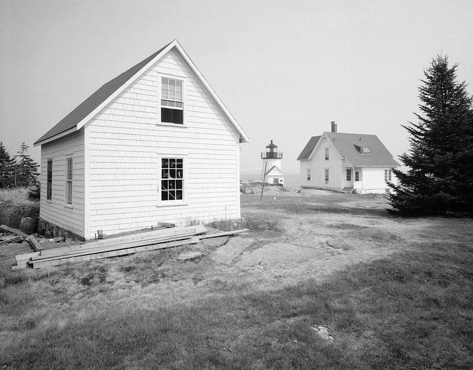 Curtis Island Light, Camden Maine Barn, Light Tower and Keeper's House (1991)