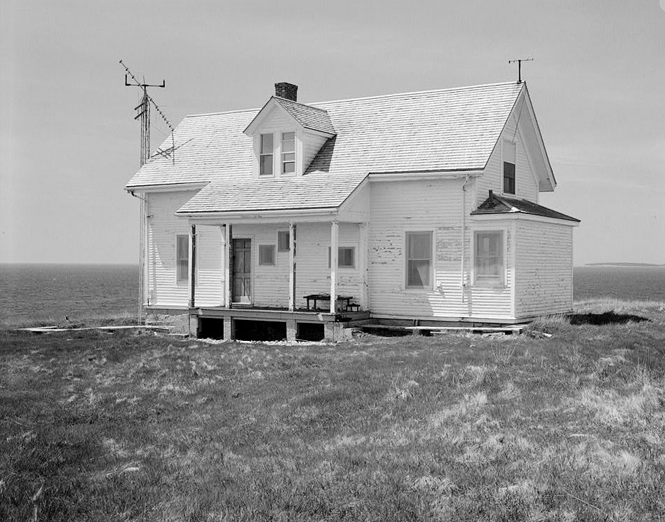 Great Duck Island Lighthouse, Frenchboro Maine Keeper'S House East and North Sides (1991)