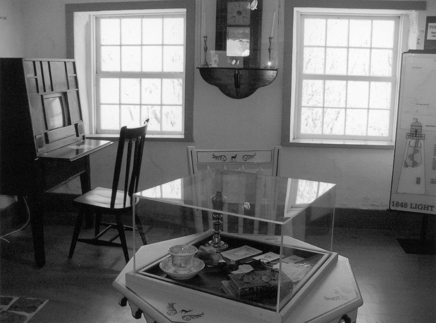 Copper Harbor Light Station, Copper Harbor Michigan 1848 keeper's dwelling, living room area with exhibits (2009)