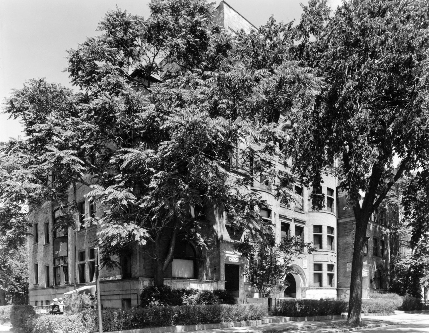 Verona Apartments, Detroit Michigan Looking Northeast (1984)