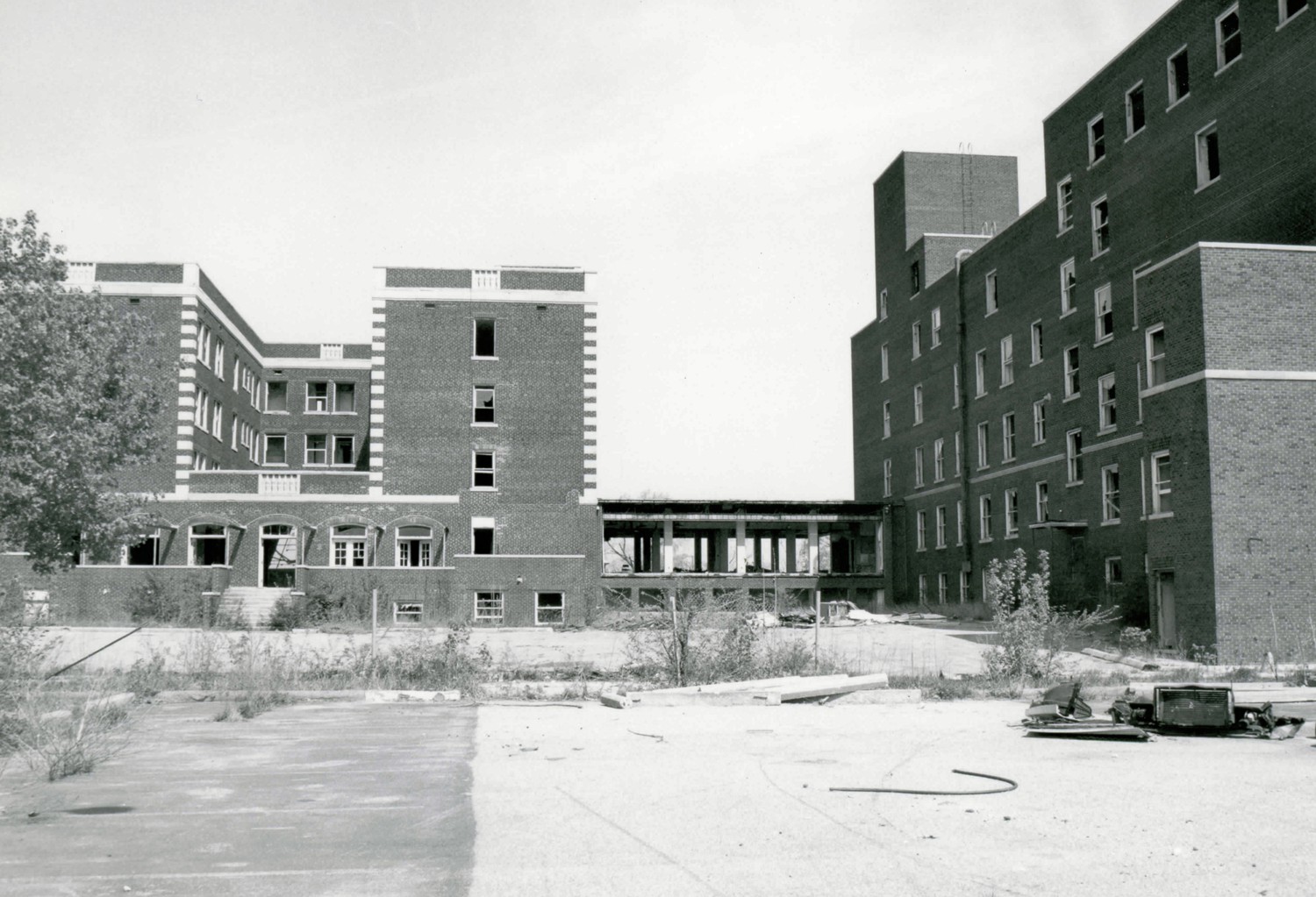 Highland Park General Hospital, Highland Park Michigan Rear view, Nurses' Home, addition and west wing of main building view from southeast (1985)