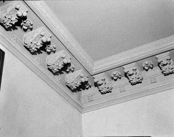 Frederick Hall House (Hall-Fowler Library), Ionia Michigan INTERIOR, FIRST FLOOR, SOUTHWEST ROOM, DETAIL OF CEILING MOLDING