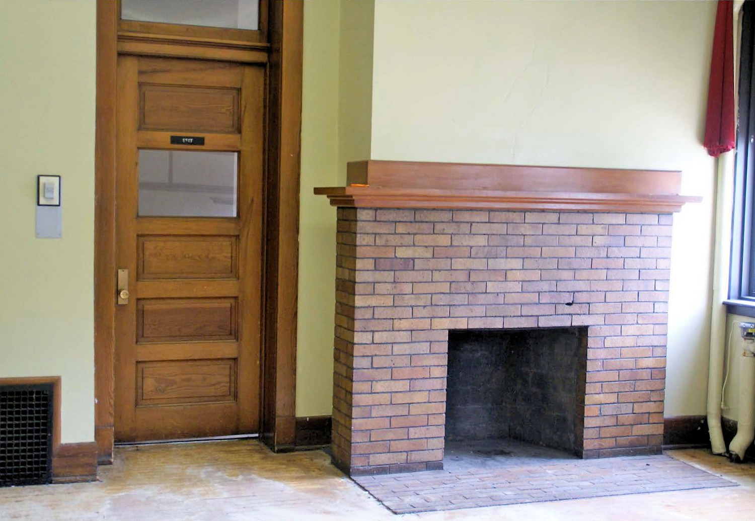 Genesee Street School, Lansing Michigan Kindergarten room, 1912 school, showing fireplace and door (2013)