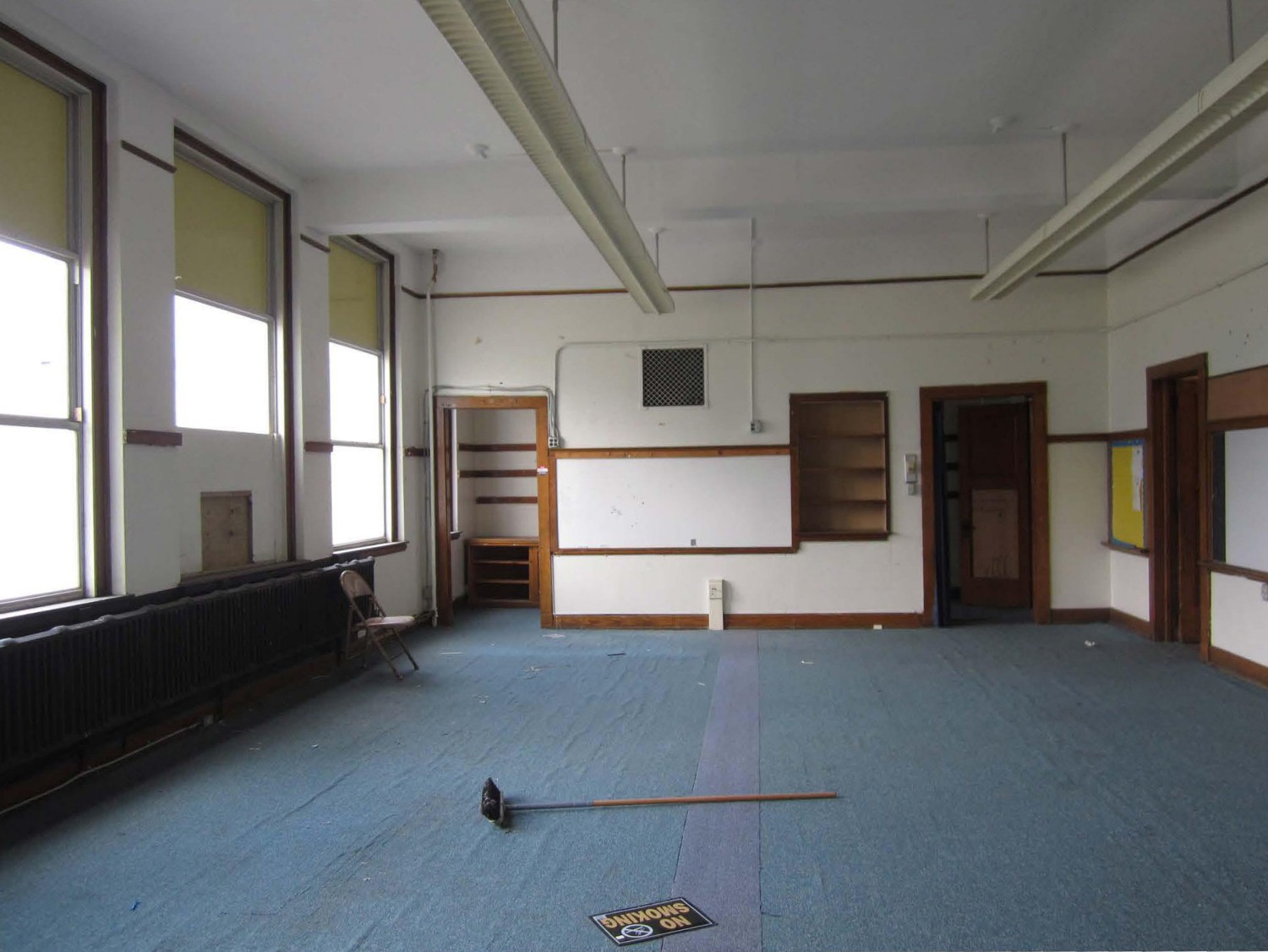 Lincoln School, Owosso Michigan Second floor northwest classroom looking northwest toward cloak room and large windows along exterior wall (2014)
