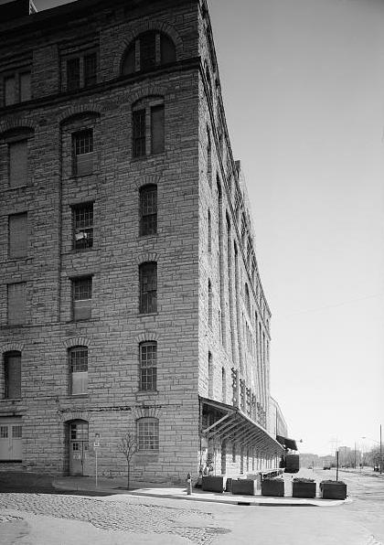 Pillsbury 'A' Mill, Minneapolis Minnesota SOUTH (FRONT) AND WEST SIDE ELEVATION, SHOWING CURVATURE OF FACADE, LOOKING NORTHEAST