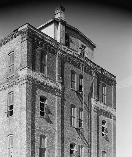 Standard Mill, Minneapolis Minnesota EAST FRONT, DETAIL OF FOURTH AND FIFTH FLOORS AND MONITOR, SHOWING CORNICE AND ADDITIONS TO FIFTH FLOOR; LOOKING NORTHWEST