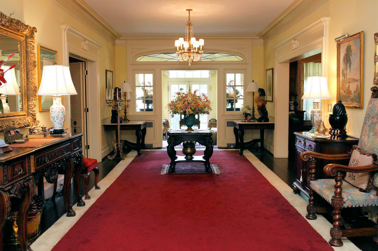 Charles and Josephine Peters House, Kansas City Missouri Main hall (2015)