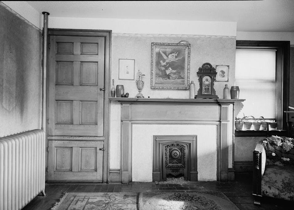 Captain Lewis Bissell Mansion, Saint Louis Missouri Mantel in southwest room second floor (1940)