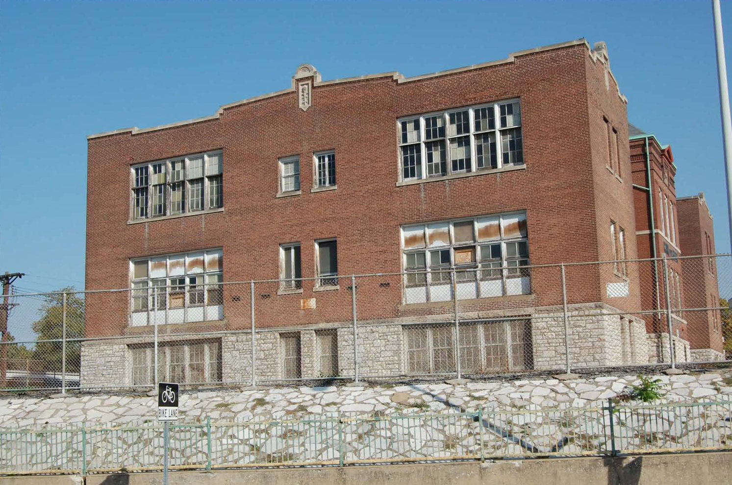 Gratiot School, St. Louis Missouri South Wing looking North at South Elevation (2015)