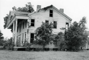 Hollywood Plantation - The Burrus House, Benoit Mississippi