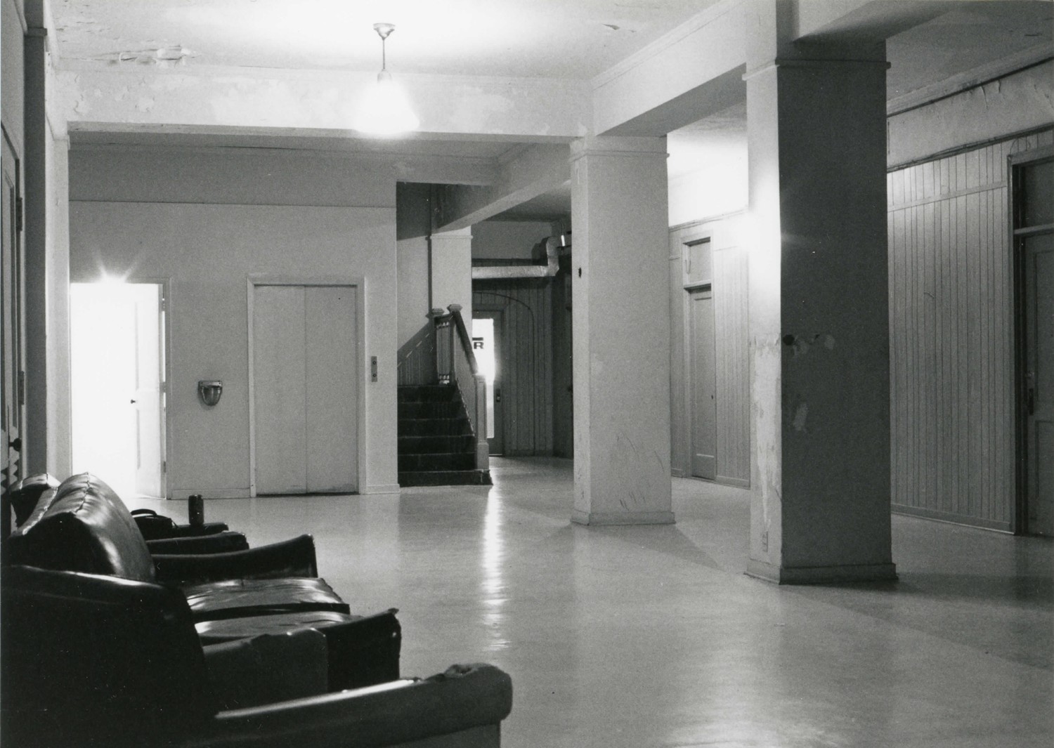 New Alcazar Hotel - Central Building, Clarksdale Mississippi Mezzanine lobby (1994)