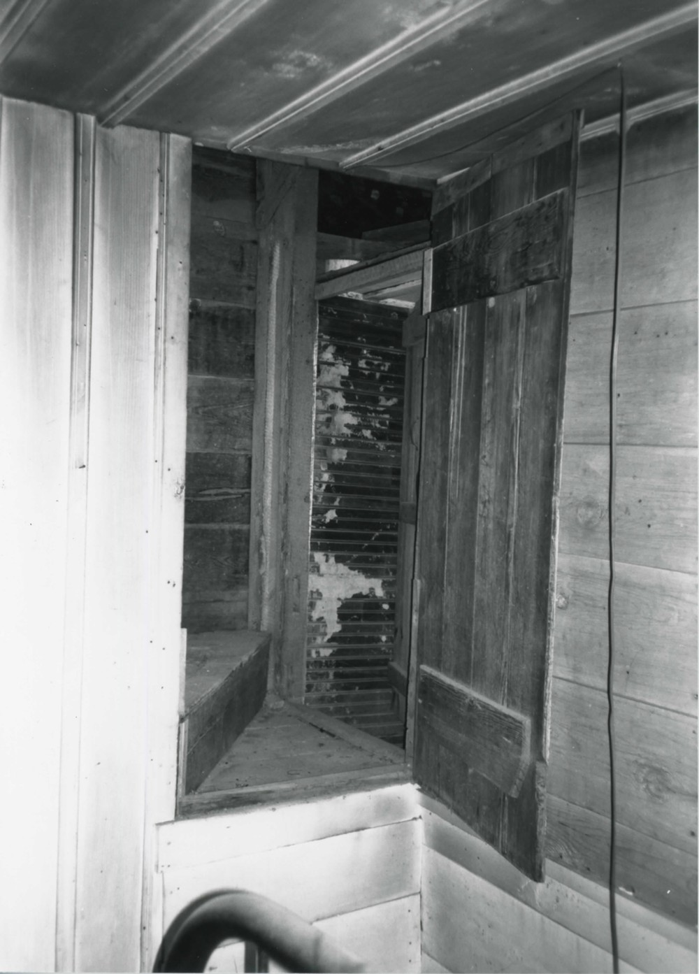 John Hall Kimbrough House, Ethel Mississippi Door to stairwell from east room, view to west (1997)