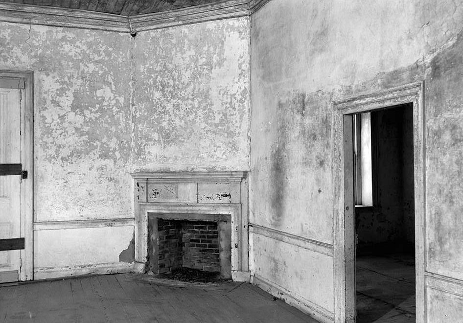 Springfield Plantation, Fayette Mississippi 1972 CORNER FIREPLACE, NORTHEAST ROOM, FIRST FLOOR