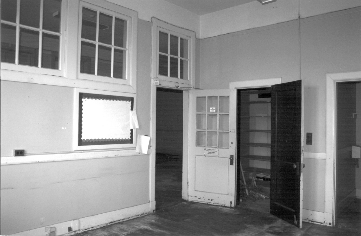 Lorena Duling School, Jackson Mississippi 1927 Section, 1<sup>st</sup> Floor, Office 18, Looking Northwest (2007)