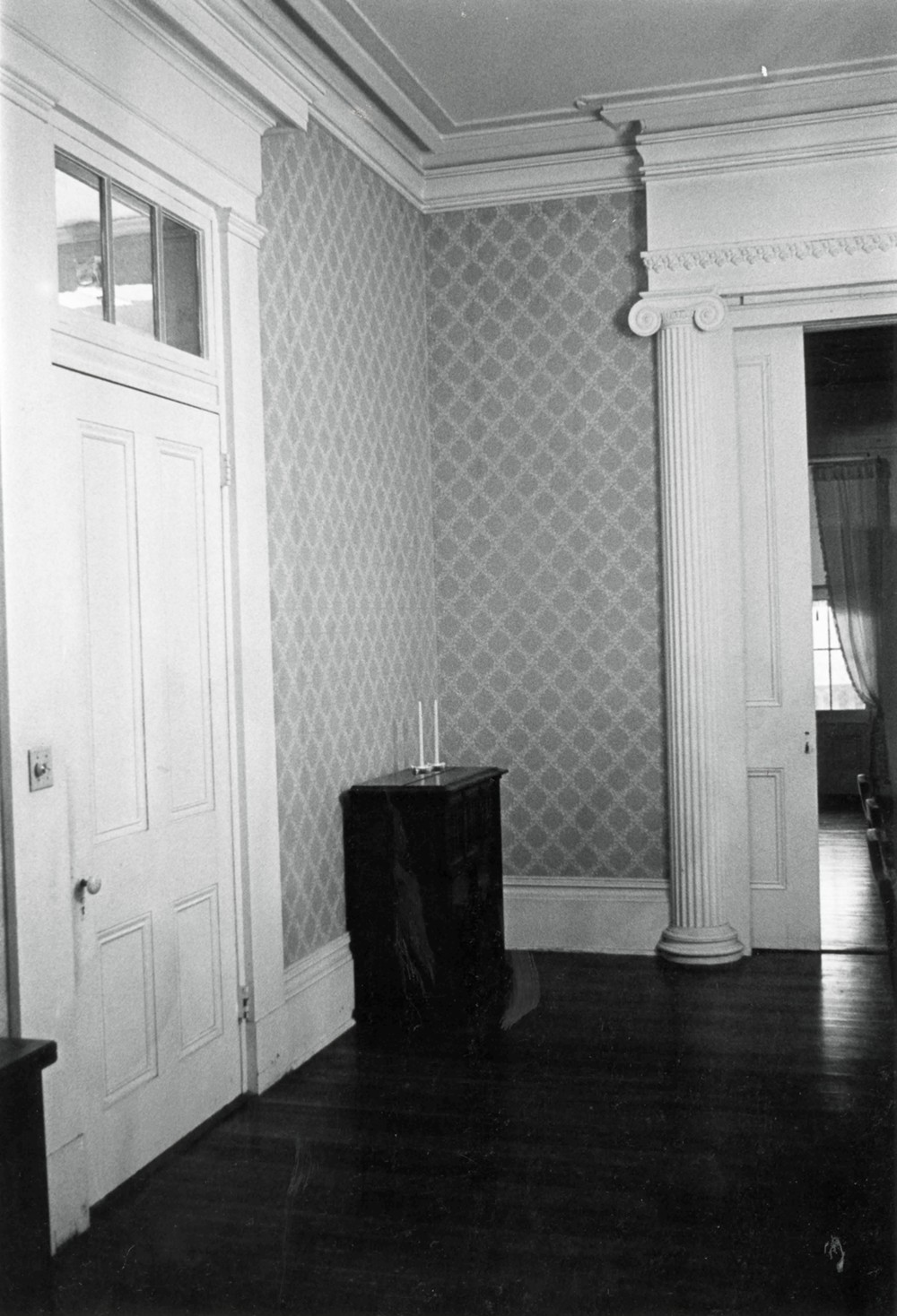 Rosswood Plantation House, Lorman Mississippi Rear parlor, looking south. Left: door leading to hall; right: sliding door in frontispiece leading to front parlor (1978)