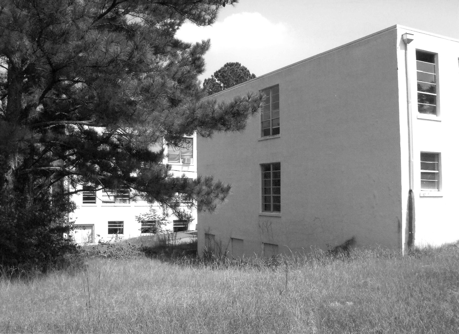 Vaiden High School, Vaiden Mississippi North facade, facing southeast (2008)