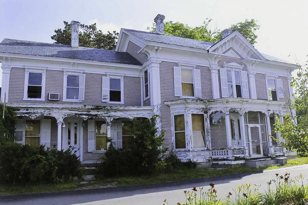 Hathaway House, Laconia New Hampshire South facade and west ell of the Hathaway House (2014)
