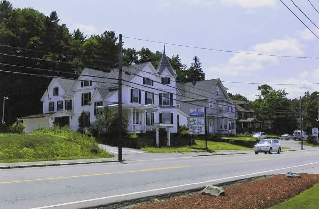 Hathaway House, Laconia New Hampshire Residences to the south of the Hathaway House on Union Avenue (2014)