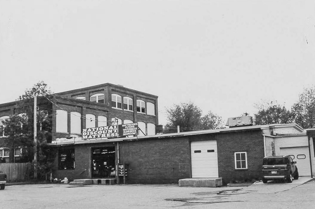 Morley Button Factory, Portsmouth New Hampshire 1950 addition, northern end of 1916 paper building at left (2003)
