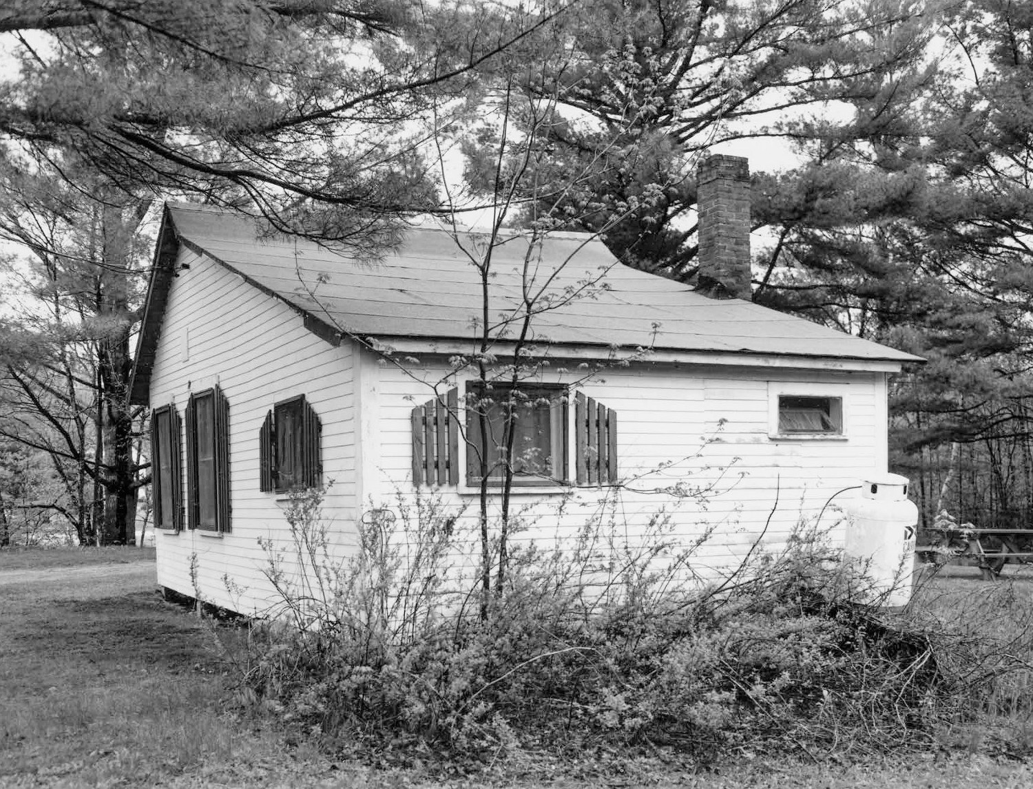 Maple Haven Campground, Woodstock New Hampshire Rear (south) and west elevation of cabin #6 (2000)