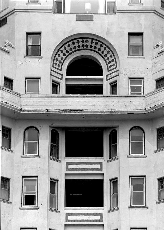 Blenheim Hotel, Atlantic City New Jersey DETAIL OF THE CENTRAL BALCONIES ON THE SOUTH ELEVATION