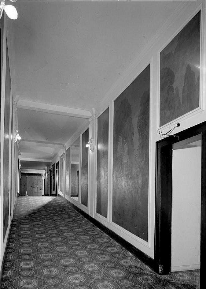 Blenheim Hotel, Atlantic City New Jersey VIEW ALONG THE HALLWAY ON THE GROUND FLOOR