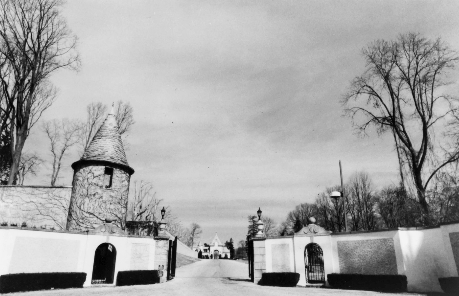 Oheka - Otto H. Kahn Estate, Cold Springs Hills New York View toward the northeast, along the main entrance drive (2002)