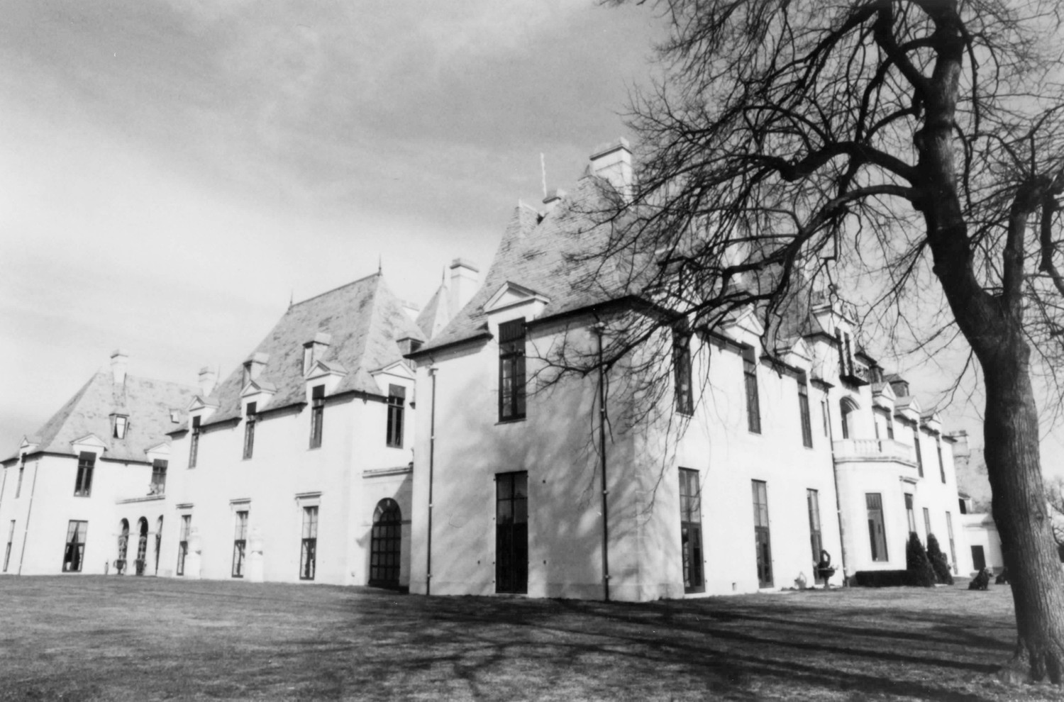 Oheka - Otto H. Kahn Estate, Cold Springs Hills New York Southwest and northwest (rear) elevations (2002)