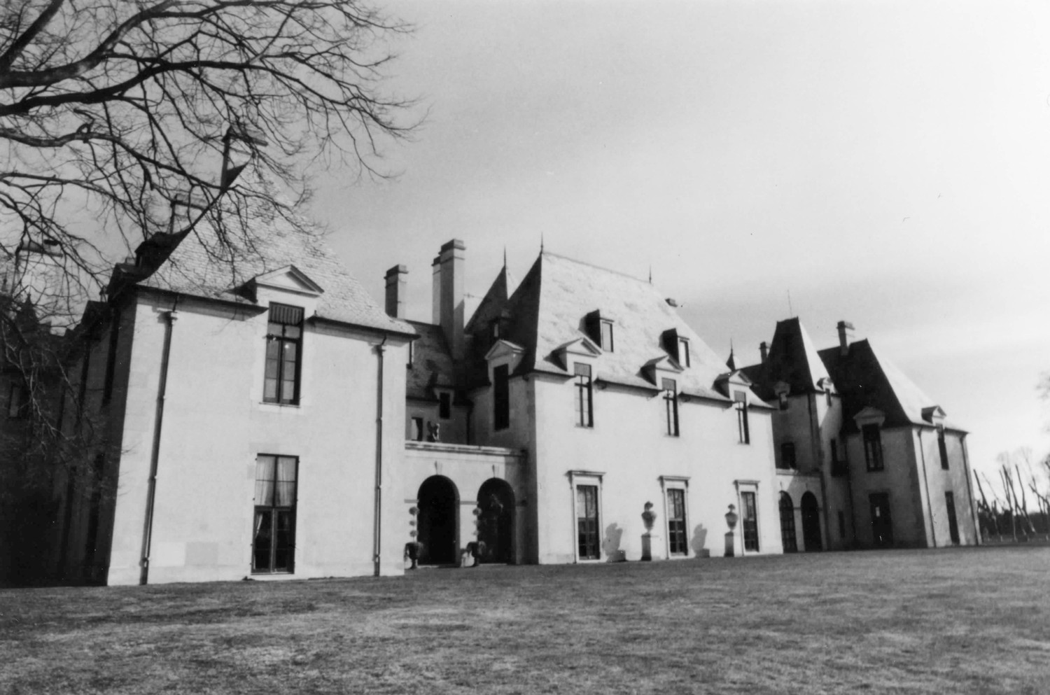 Oheka - Otto H. Kahn Estate, Cold Springs Hills New York View of rear (northwest) from the north (2002)
